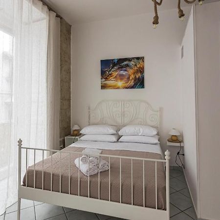 Al Centro Storico Apartment Наполи Екстериор снимка