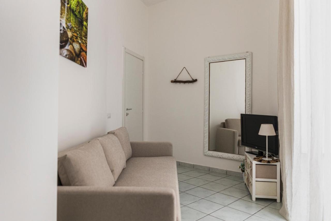 Al Centro Storico Apartment Наполи Екстериор снимка
