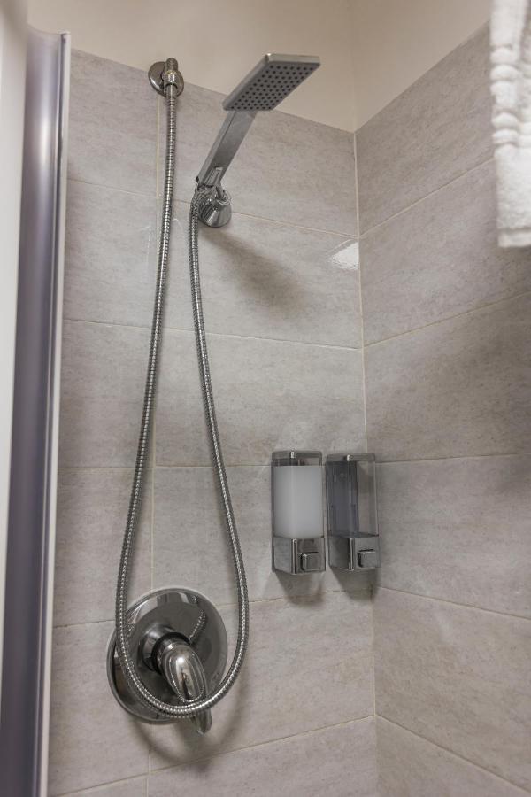 Al Centro Storico Apartment Наполи Екстериор снимка